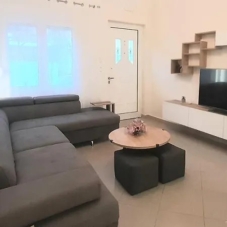 Split Level Apartment *
